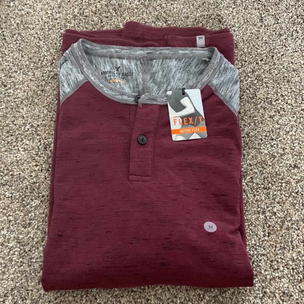 American Eagle 1/4 button T-shirt Mens Size M
